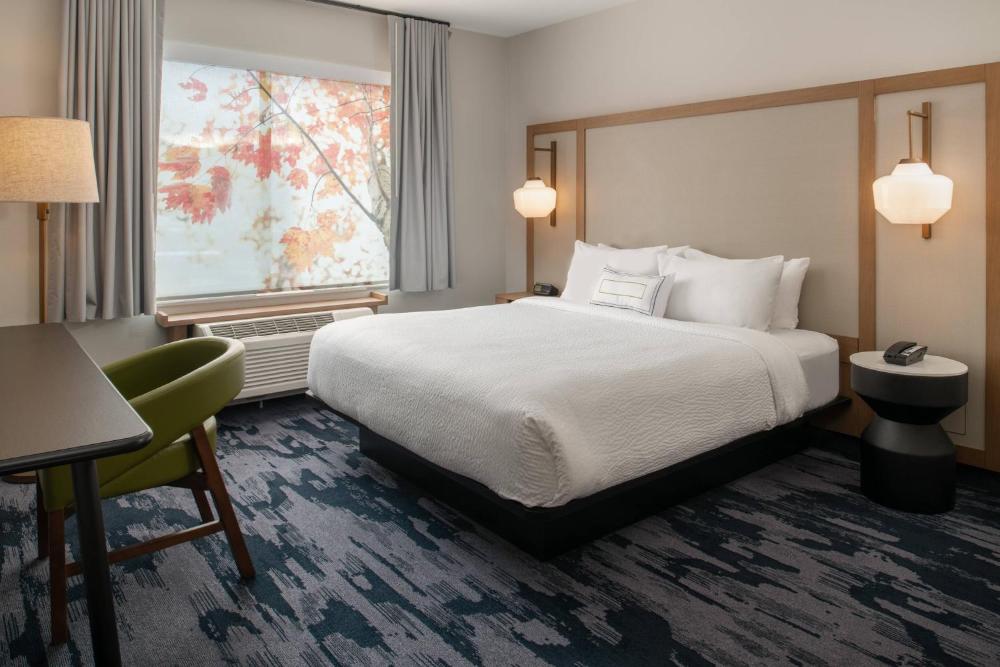 Guest Room, 1 King interior